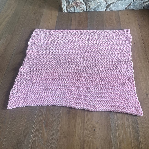 Plush Crocheted Blanket in Pink - Picture 12 of 13